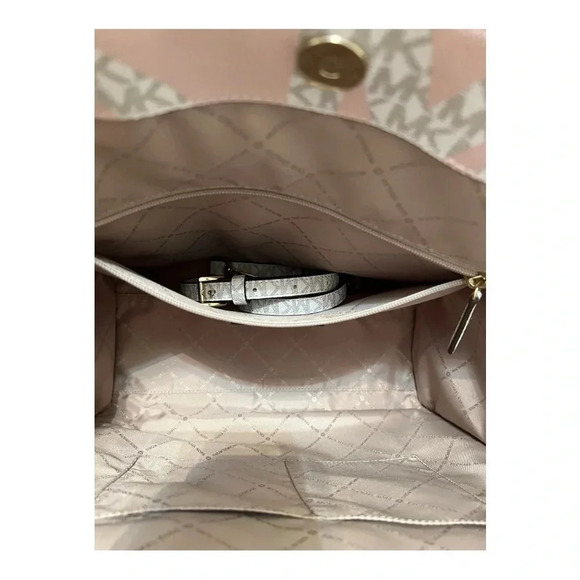 MICHAEL KORS KENLY LARGE NS
SIGNATURE TOTE PINK “POWDERED BLUSH” 🩷 PRISTINE! - Picture 8 of 9